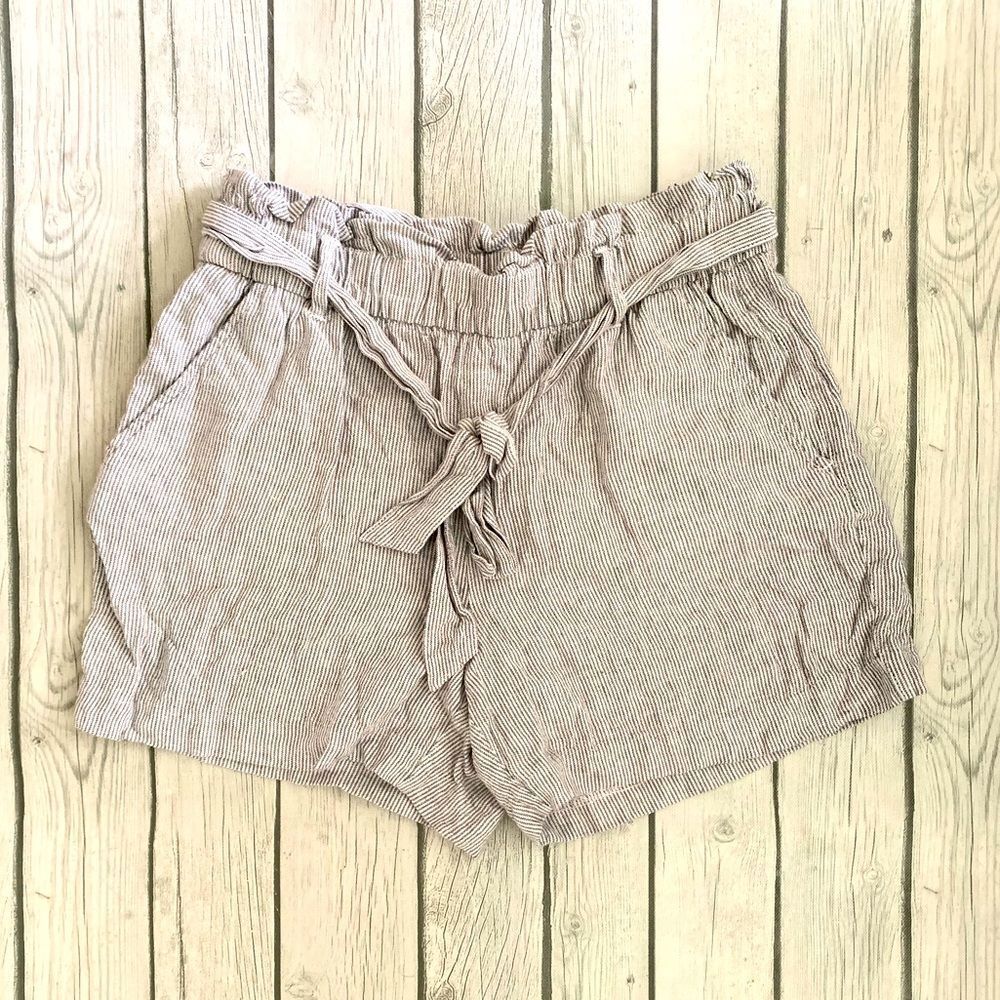 Old Navy gray striped linen blend shorts- 8 - Picture 1 of 6
